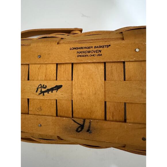 Vintage Handmade Longaberger Slanted Oblong Basket Folding Handles Signed 1999 - Picture 7 of 7